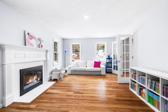 13 Jonathans Way, Upton, MA 01568