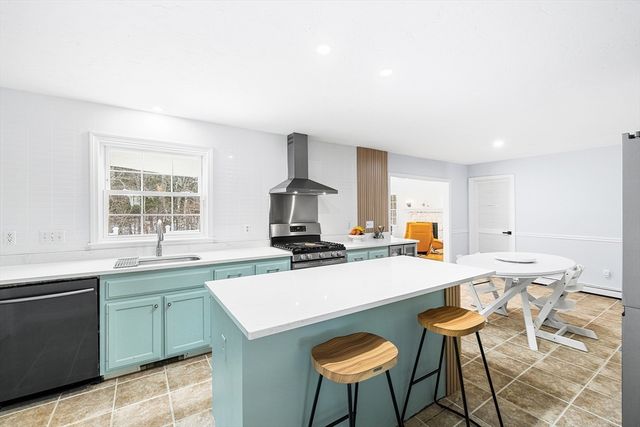 13 Jonathans Way, Upton, MA 01568