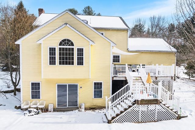 13 Jonathans Way, Upton, MA 01568