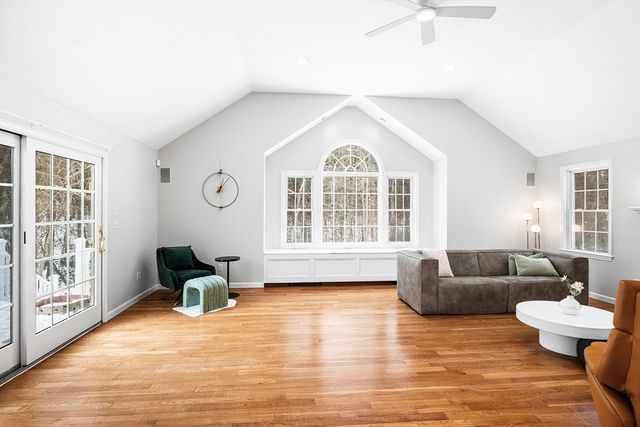 13 Jonathans Way, Upton, MA 01568