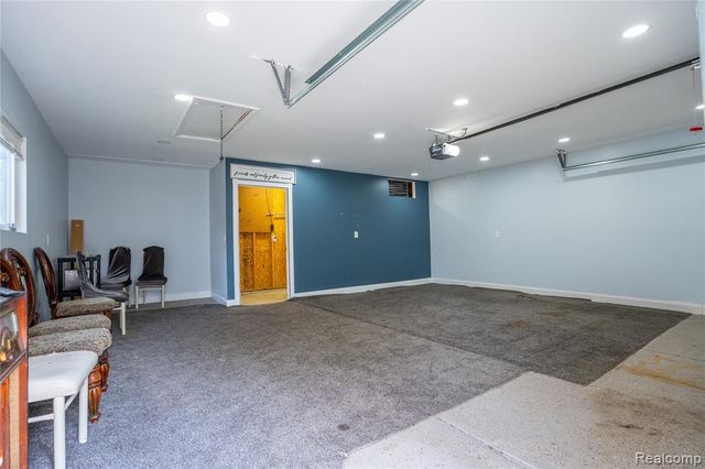 7514 N Silvery Lane, Dearborn Heights, MI 48127