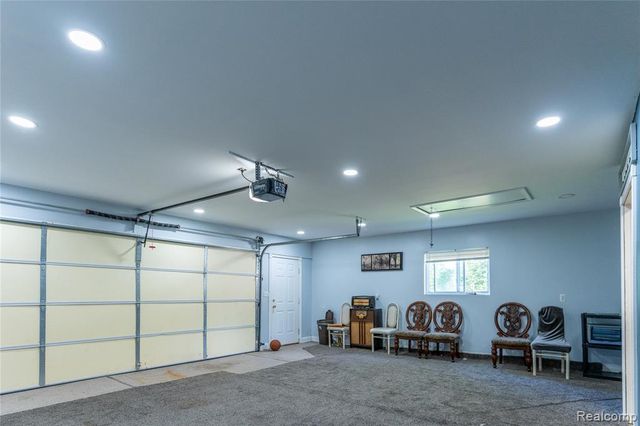7514 N Silvery Lane, Dearborn Heights, MI 48127
