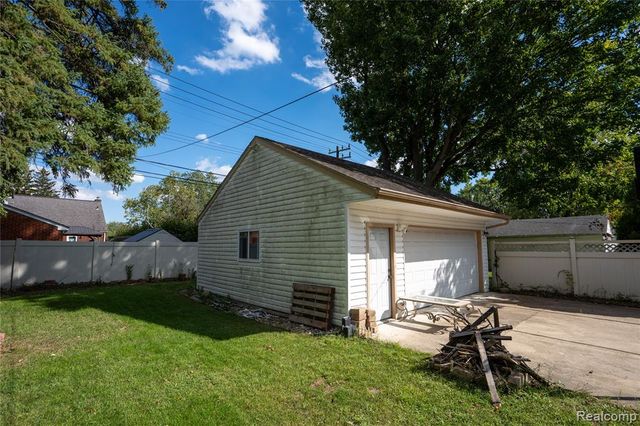 7514 N Silvery Lane, Dearborn Heights, MI 48127