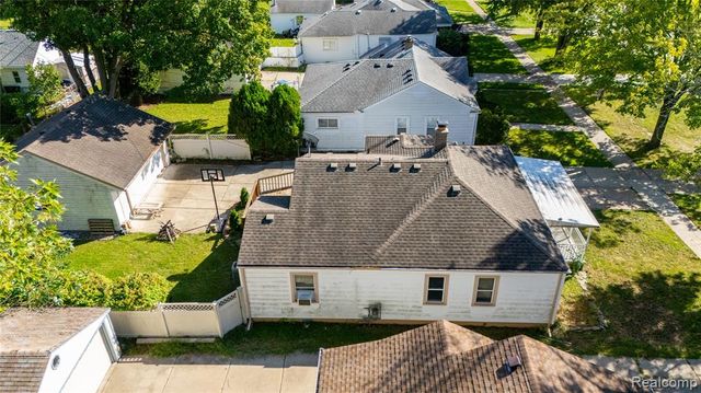 7514 N Silvery Lane, Dearborn Heights, MI 48127