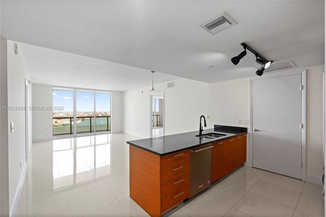 50 Biscayne Boulevard 2604, Miami, FL 33132