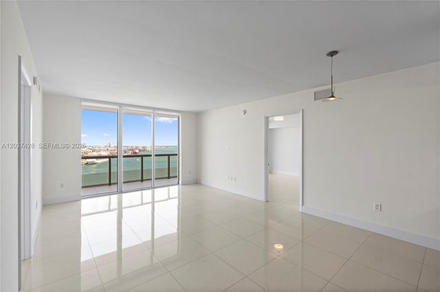 50 Biscayne Boulevard 2604, Miami, FL 33132