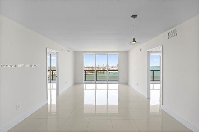 50 Biscayne Boulevard 2604, Miami, FL 33132