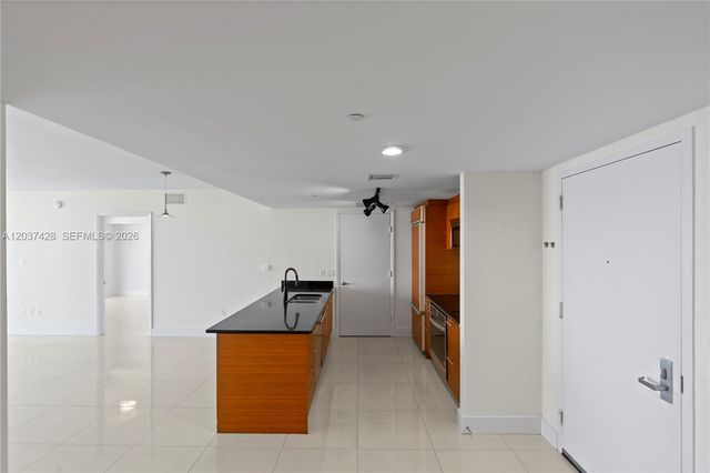 50 Biscayne Boulevard 2604, Miami, FL 33132