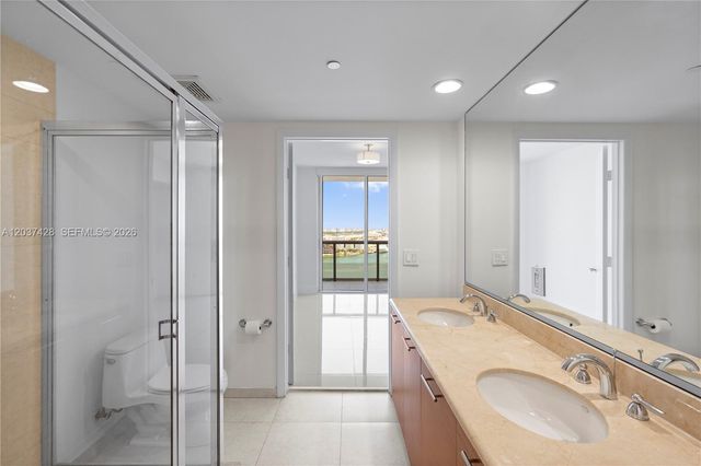 50 Biscayne Boulevard 2604, Miami, FL 33132
