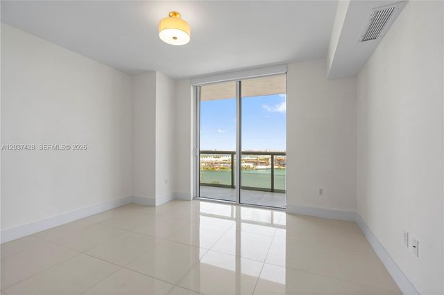 50 Biscayne Boulevard 2604, Miami, FL 33132