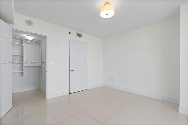 50 Biscayne Boulevard 2604, Miami, FL 33132