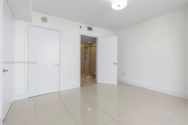 50 Biscayne Boulevard 2604, Miami, FL 33132