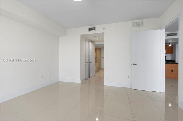 50 Biscayne Boulevard 2604, Miami, FL 33132