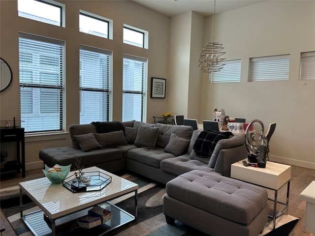 2616 Riverside Drive B, Houston, TX 77004