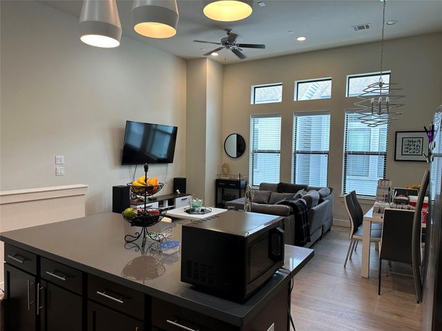 2616 Riverside Drive B, Houston, TX 77004