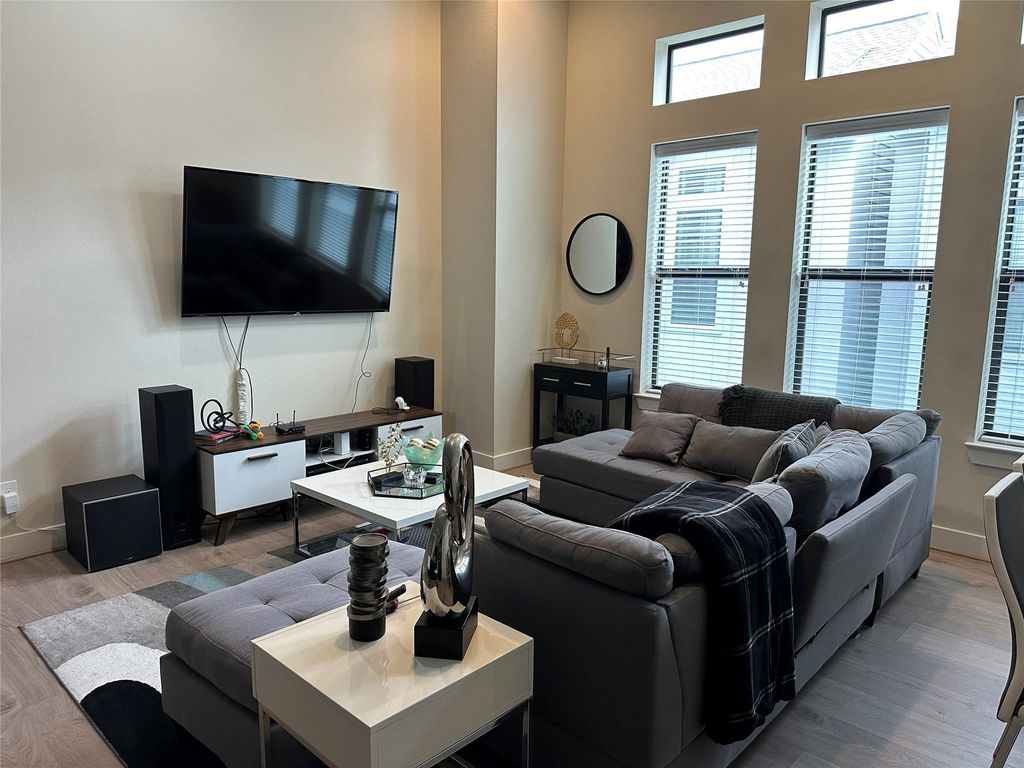 2616 Riverside Drive B, Houston, TX 77004