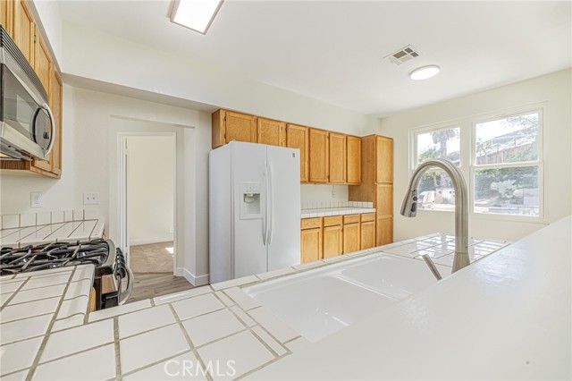 2844 Brookhurst Court, Palmdale, CA 93551