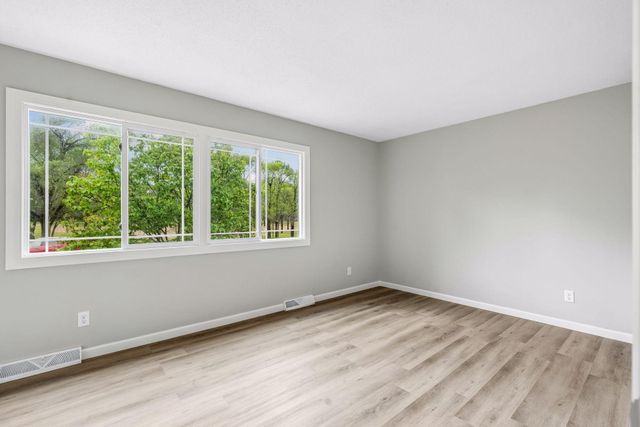 10664 Kyle Avenue N, Brooklyn Park, MN 55443