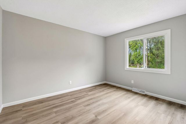 10664 Kyle Avenue N, Brooklyn Park, MN 55443