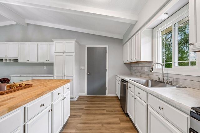 10664 Kyle Avenue N, Brooklyn Park, MN 55443