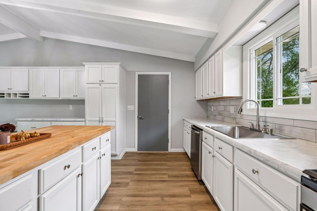 10664 Kyle Avenue N, Brooklyn Park, MN 55443 — photo 4