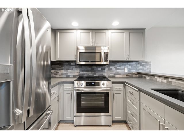 56 GALEN St, Lake Oswego, OR 97035