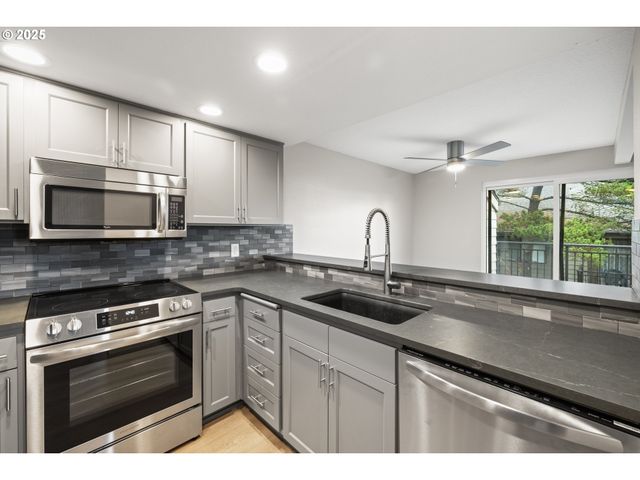 56 GALEN St, Lake Oswego, OR 97035