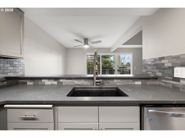 56 GALEN St, Lake Oswego, OR 97035