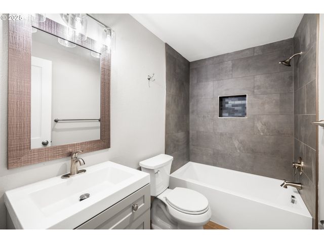 56 GALEN St, Lake Oswego, OR 97035