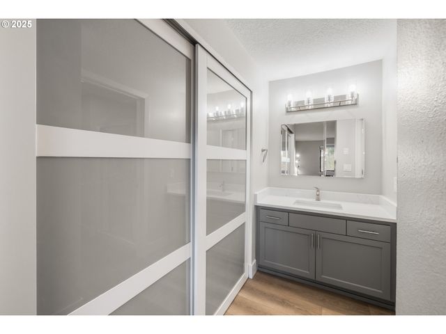 56 GALEN St, Lake Oswego, OR 97035