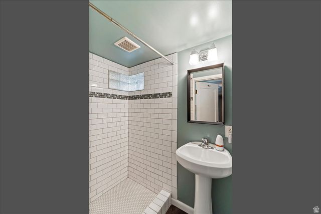 5345 S 2425 W, Roy, UT 84067