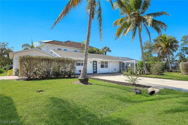 730 Glendale AVE, Naples, FL 34110