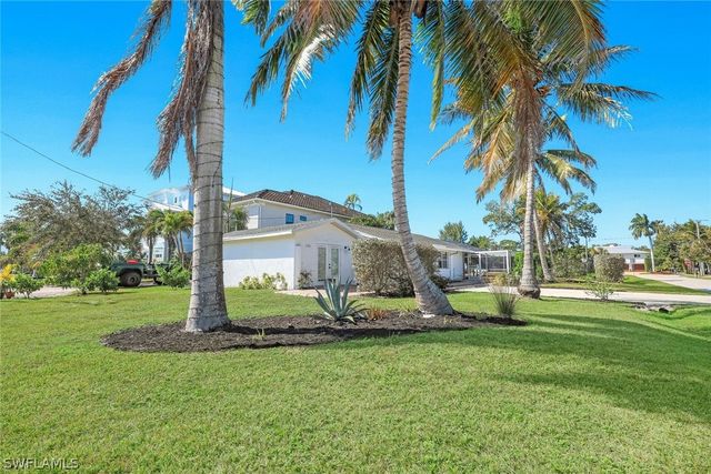 730 Glendale AVE, Naples, FL 34110