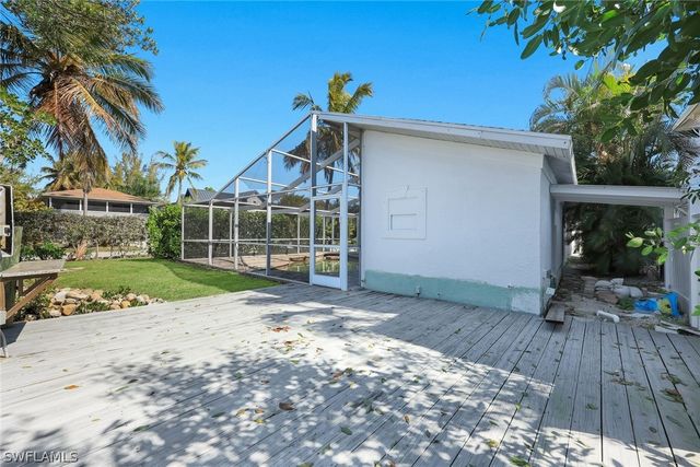 730 Glendale AVE, Naples, FL 34110