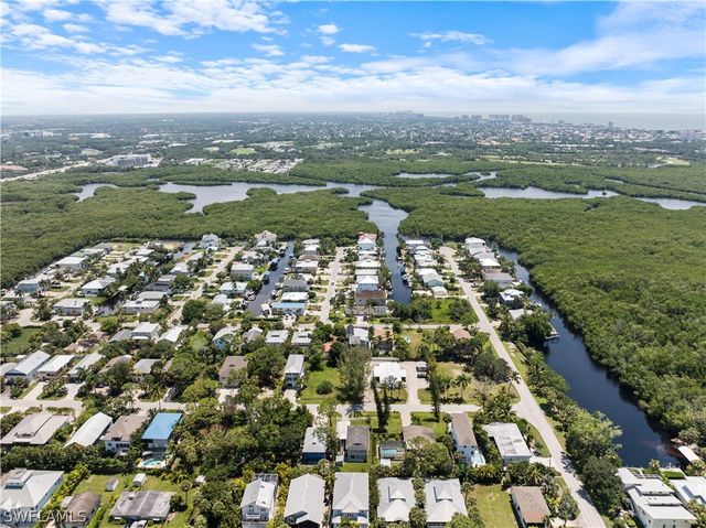 730 Glendale AVE, Naples, FL 34110