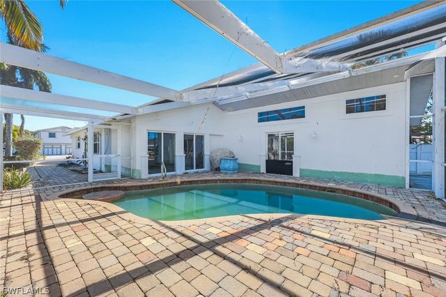 730 Glendale AVE, Naples, FL 34110