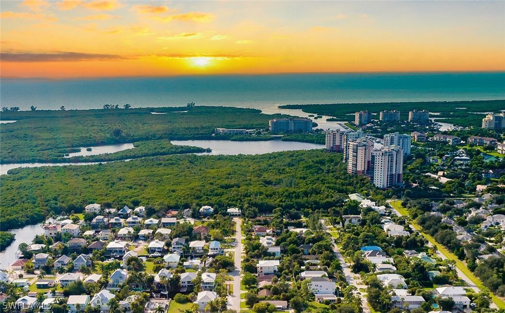 730 Glendale AVE, Naples, FL 34110