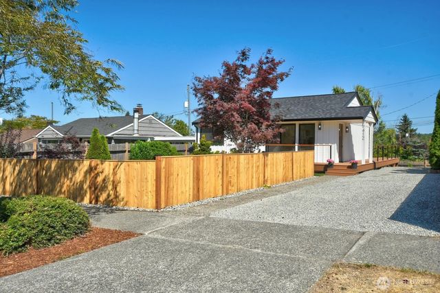 9412 34th Avenue SW, Seattle, WA 98126