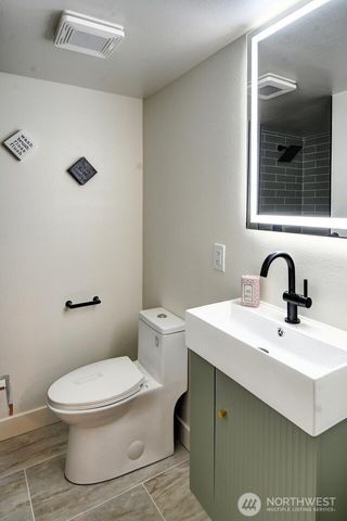9412 34th Avenue SW, Seattle, WA 98126