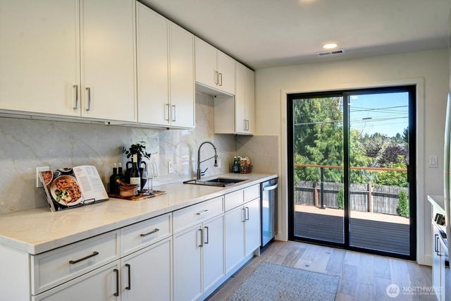 9412 34th Avenue SW, Seattle, WA 98126