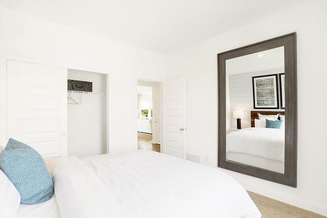 2852 Woods Edge Drive, Greenwood, IN 46143