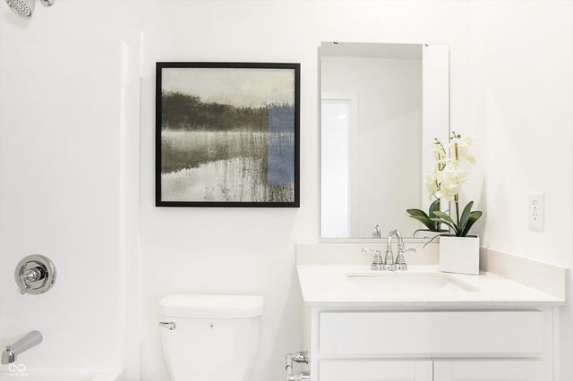 2852 Woods Edge Drive, Greenwood, IN 46143