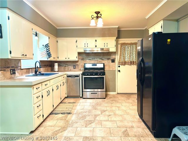 4 Jefferson Drive, Charleston, AR 72933