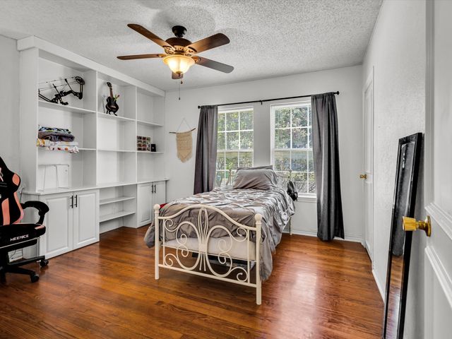 2745 Honeysuckle Avenue, Fort Worth, TX 76111