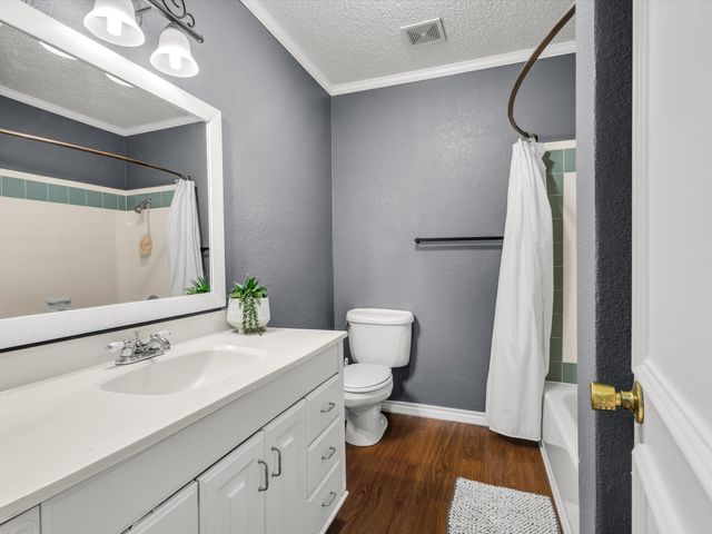 2745 Honeysuckle Avenue, Fort Worth, TX 76111