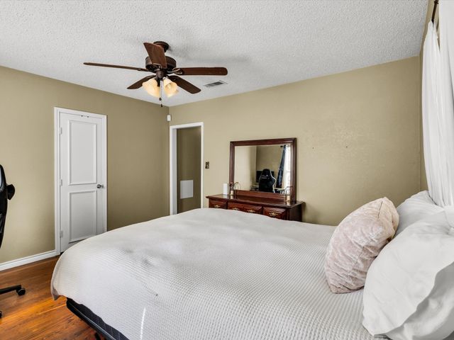 2745 Honeysuckle Avenue, Fort Worth, TX 76111