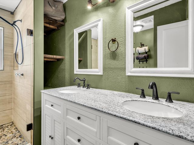 2745 Honeysuckle Avenue, Fort Worth, TX 76111