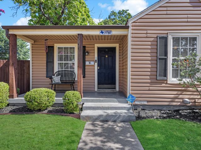 2745 Honeysuckle Avenue, Fort Worth, TX 76111