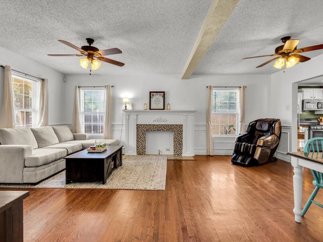 2745 Honeysuckle Avenue, Fort Worth, TX 76111