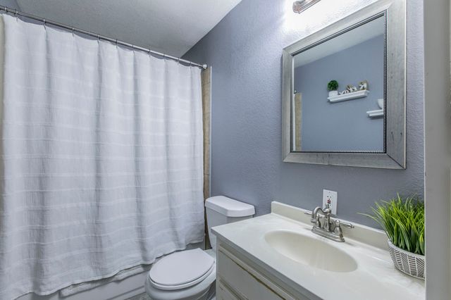 108 N Lakeview Drive, Lacy Lakeview, TX 76705